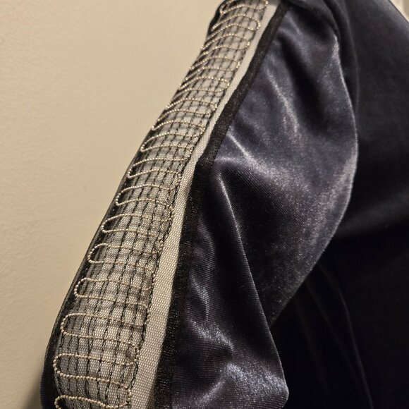 NWT Vicky & Lucas Gray Velvet Long Sleeved Dress M - Picture 5 of 6